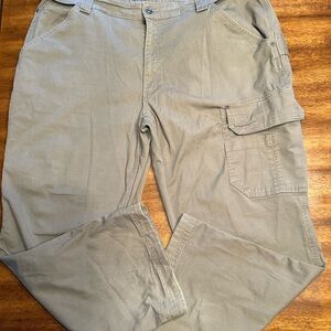 Duluth Trading Co Men's Khaki Cargo Pants